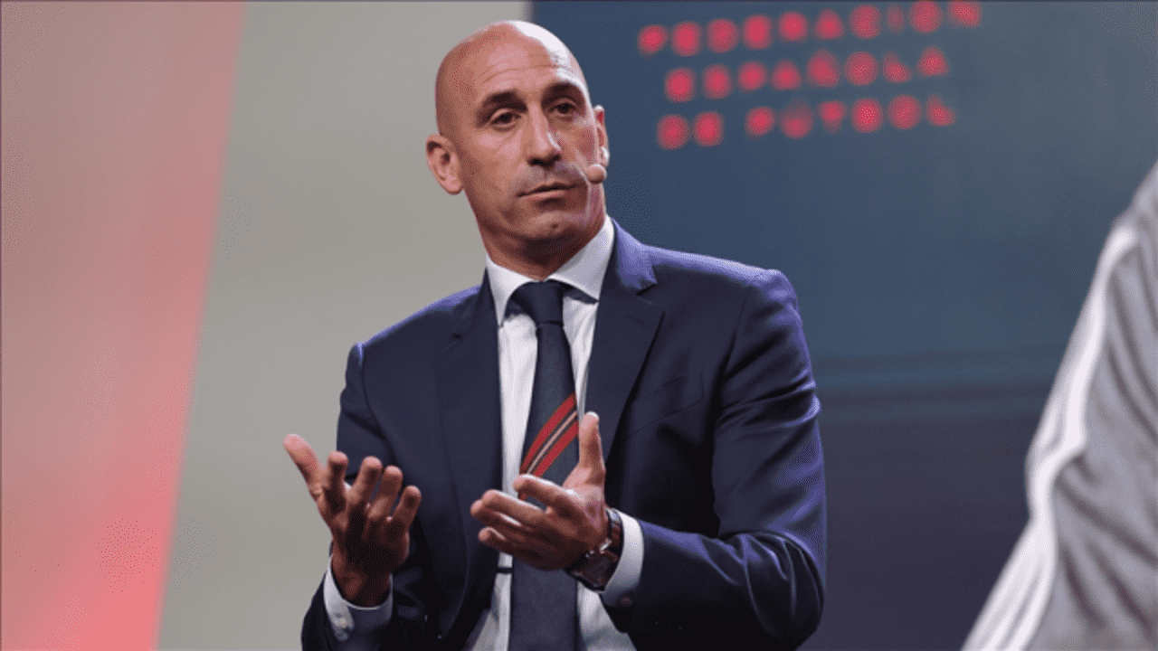 FIFA, Luis Rubiales’i Futbolla İlgili Faaliyetlerden 90 Gün Uzaklaştırdı