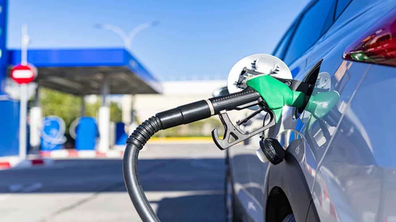 Akaryakıt Fiyatlarına Yeni Zam: Motorine 1,5 TL Benzin 1 TL Artıyor